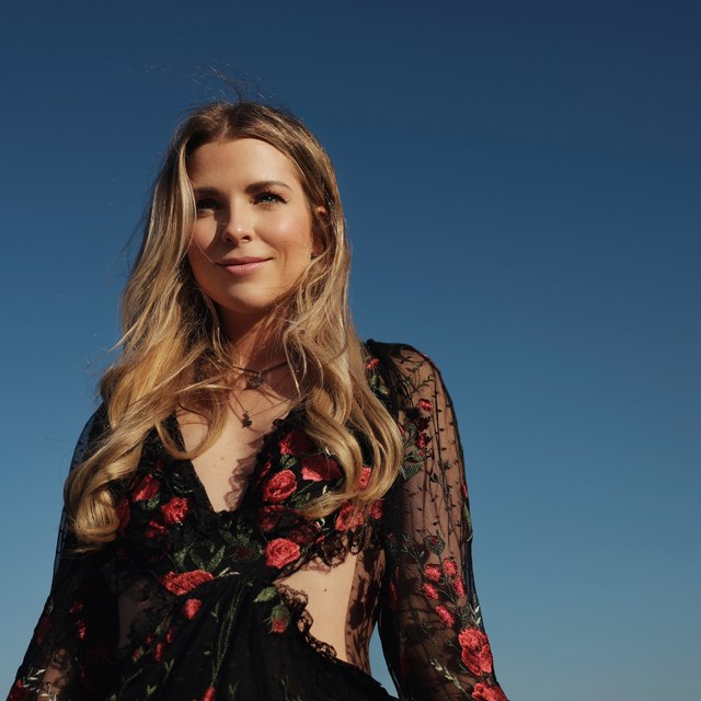Jennifer Ewbank, press photograph P